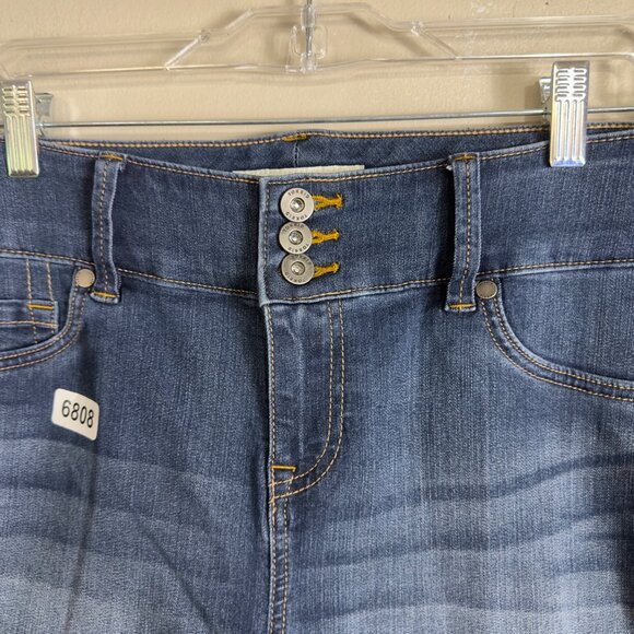 Torrid denim 16 jeggings euc - Picture 3 of 9